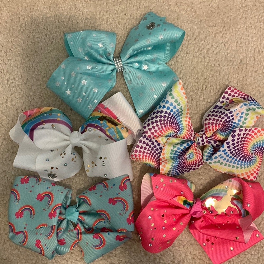 Jojo Siwa bows